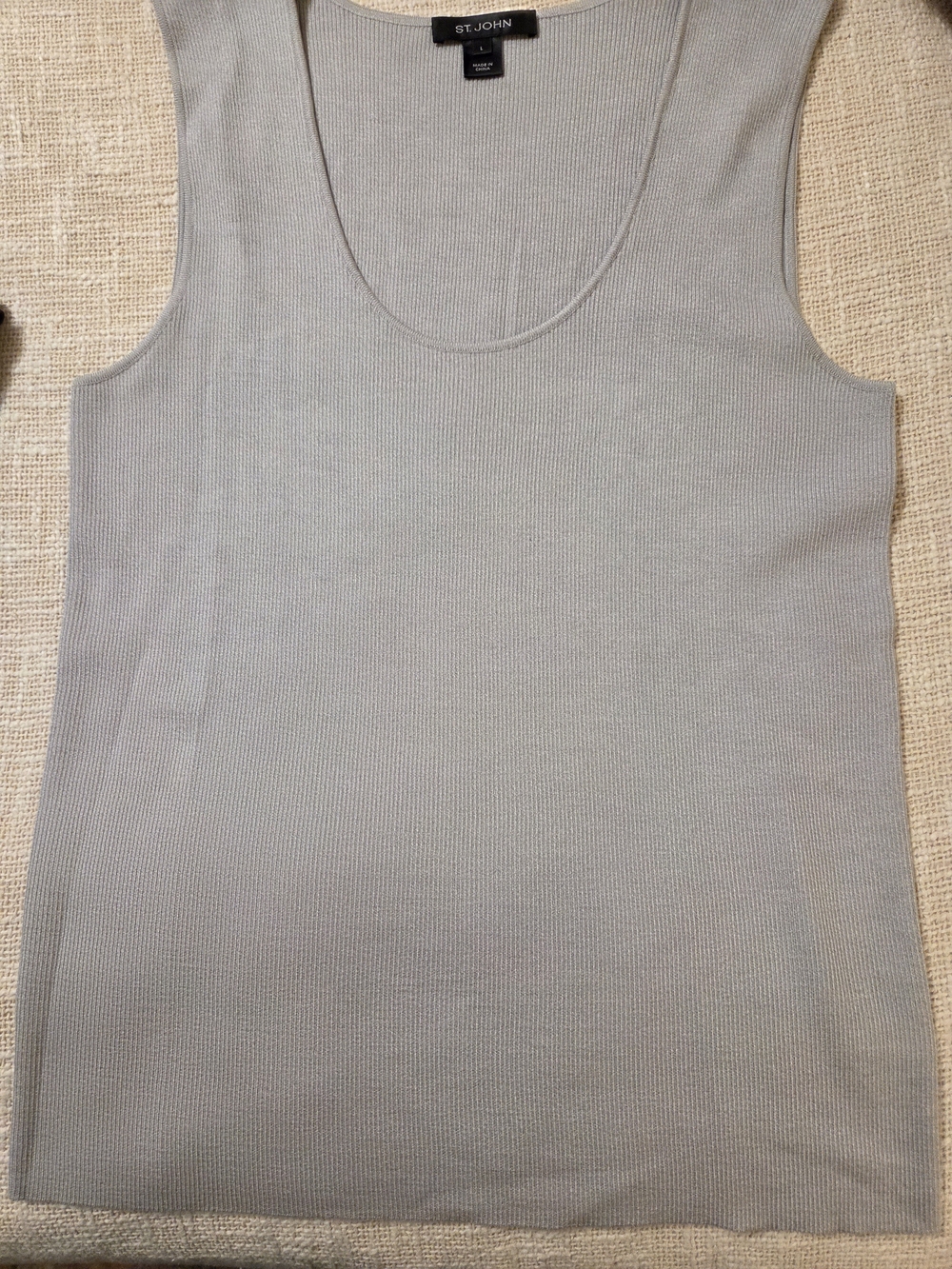 St. John Light Gray Scoop Neck Ribbed Tank